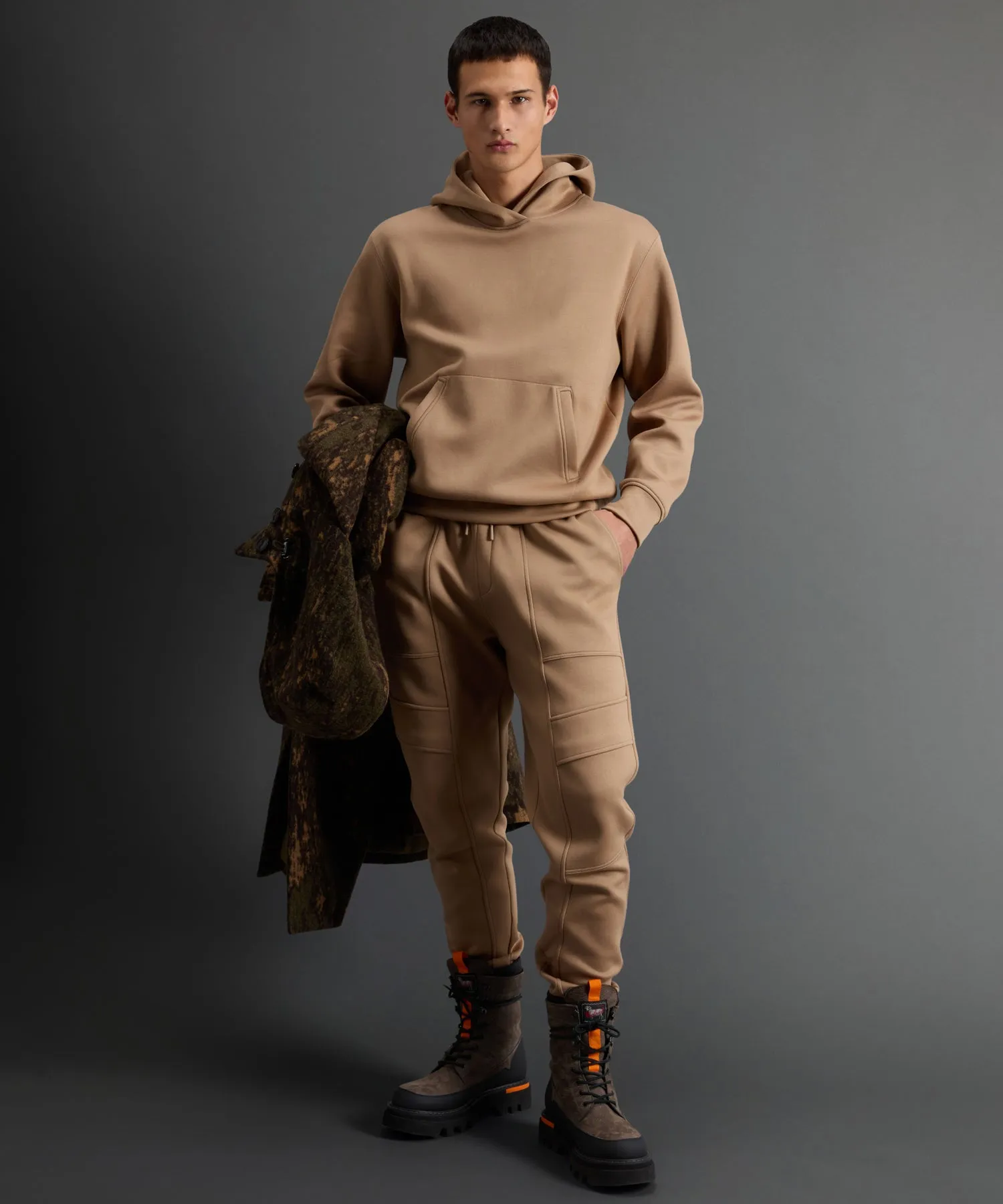 Todd Snyder X Woolrich Luxe Tech Hoodie in Camel