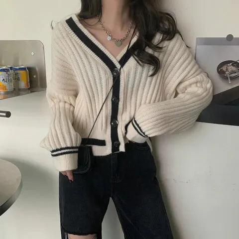 V-NECK KNITTED SLIM CARDIGAN SWEATER       S2800